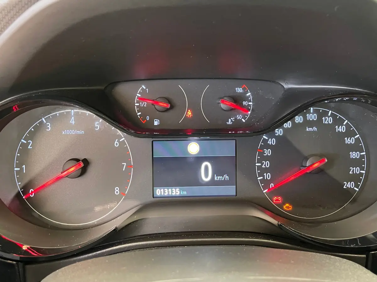 1.2 Edition Unieke Kmstand! | 100% onderhouden | Stuur & Stoelverwarming | Parkeersensoren | Carplay | Airco  | Airco | Apple Carplay/Android Auto|telefoonintegratie premium | Centrale deurv