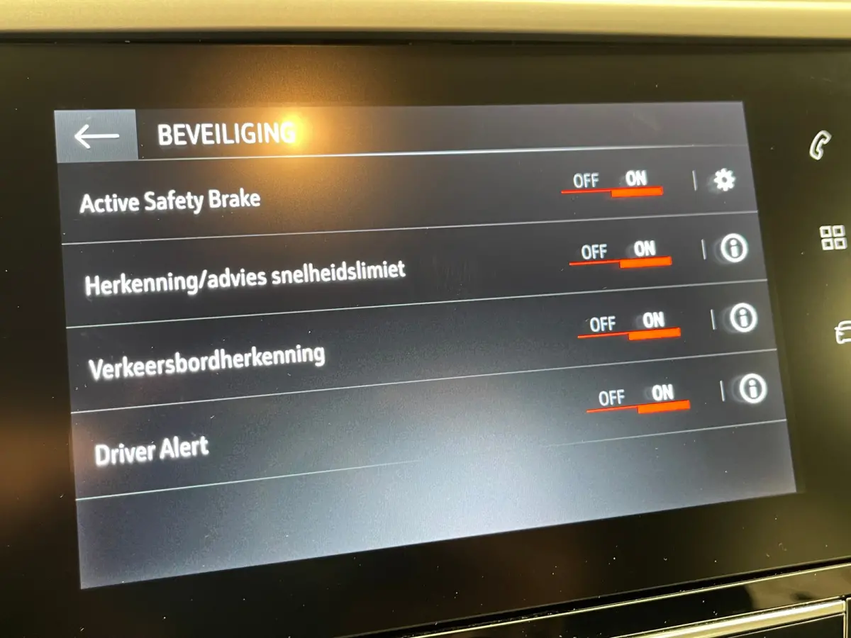 1.2 Edition Unieke Kmstand! | 100% onderhouden | Stuur & Stoelverwarming | Parkeersensoren | Carplay | Airco  | Airco | Apple Carplay/Android Auto|telefoonintegratie premium | Centrale deurv