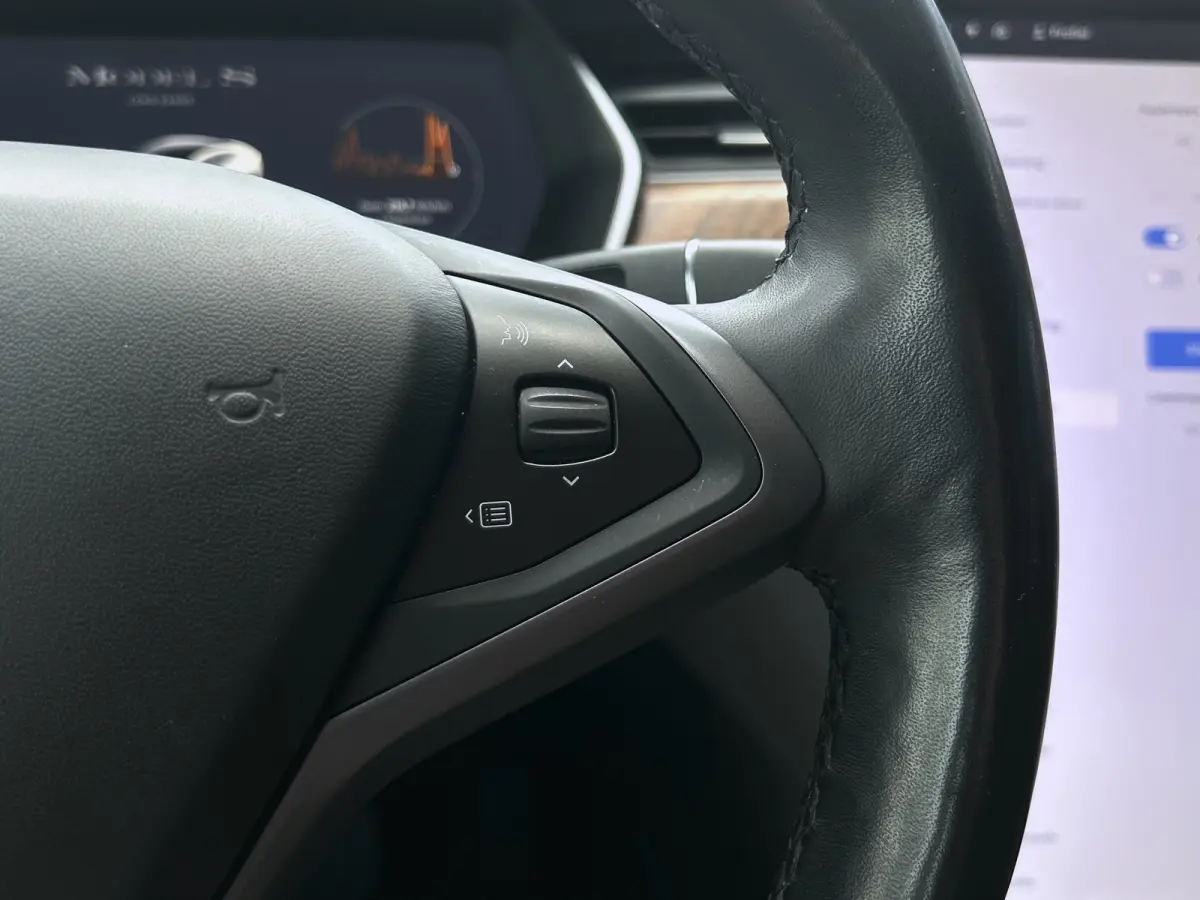 Long Range | Adap. Cruise Control | Pano | Trekhaak | 360 camera | Stoelverwarming | Stuurverwarming |