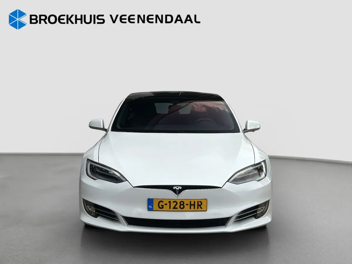 Long Range | Adap. Cruise Control | Pano | Trekhaak | 360 camera | Stoelverwarming | Stuurverwarming |