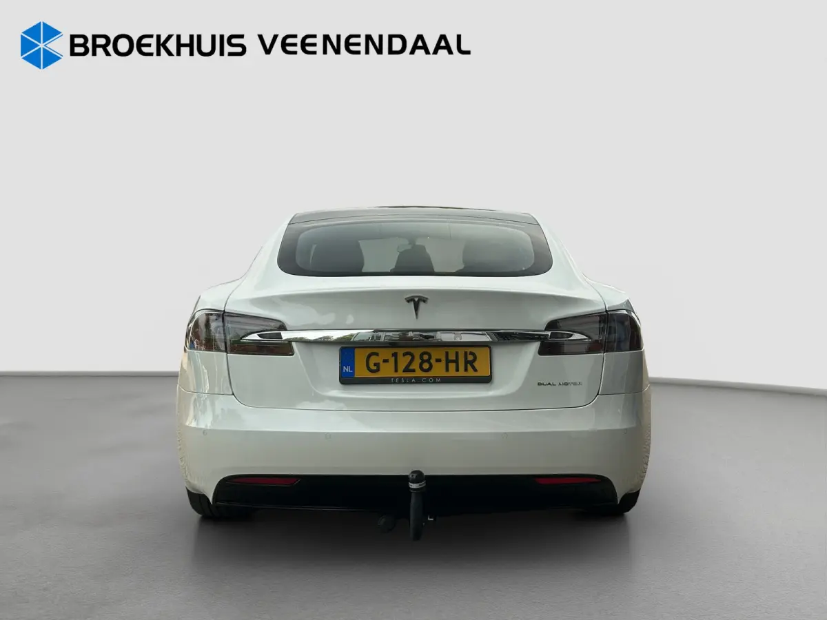 Long Range | Adap. Cruise Control | Pano | Trekhaak | 360 camera | Stoelverwarming | Stuurverwarming |