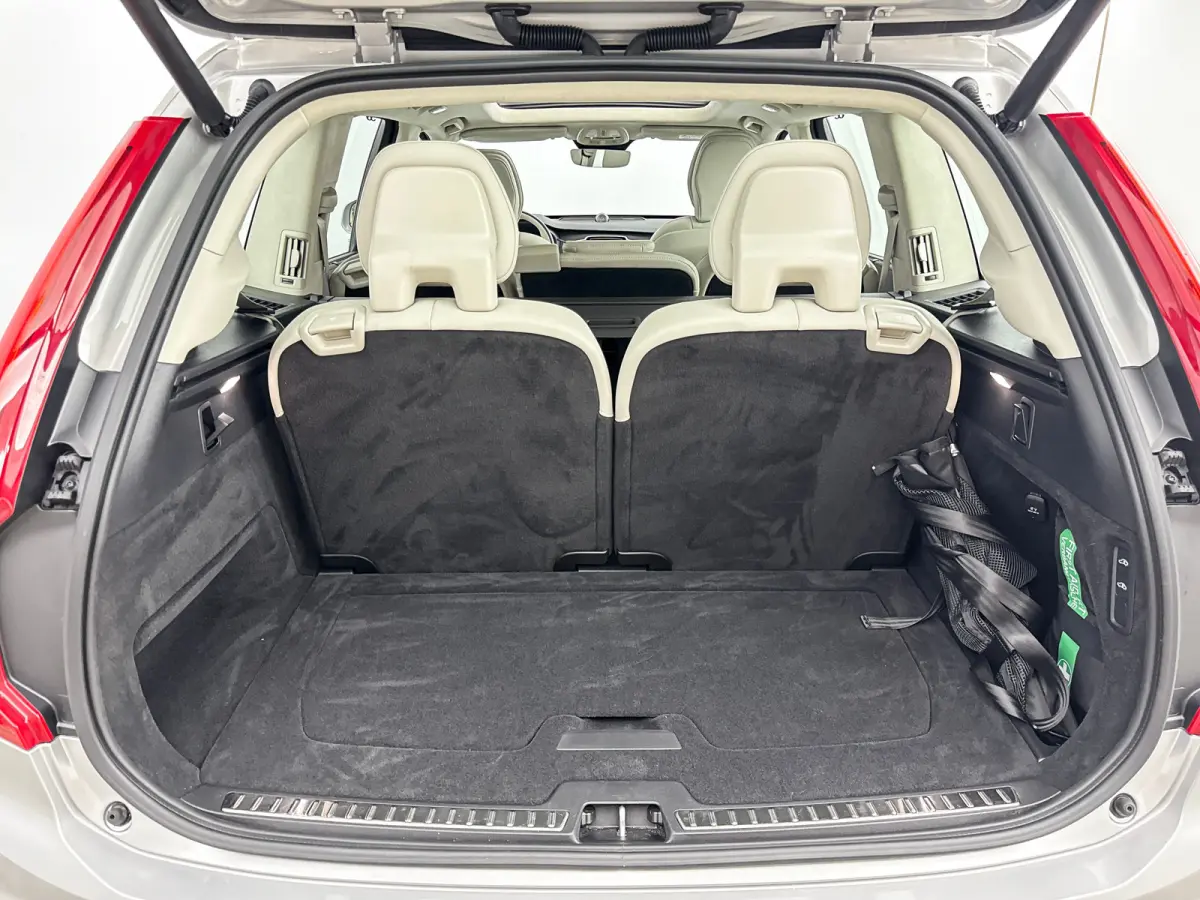 T8 Recharge Ultimate Bright | 21" | Luchtvering | Geventileerd Nappa | Bowers & Wilkins | Massagestoelen | 360 Camera | Head-Up | Gelamineerd Glas |