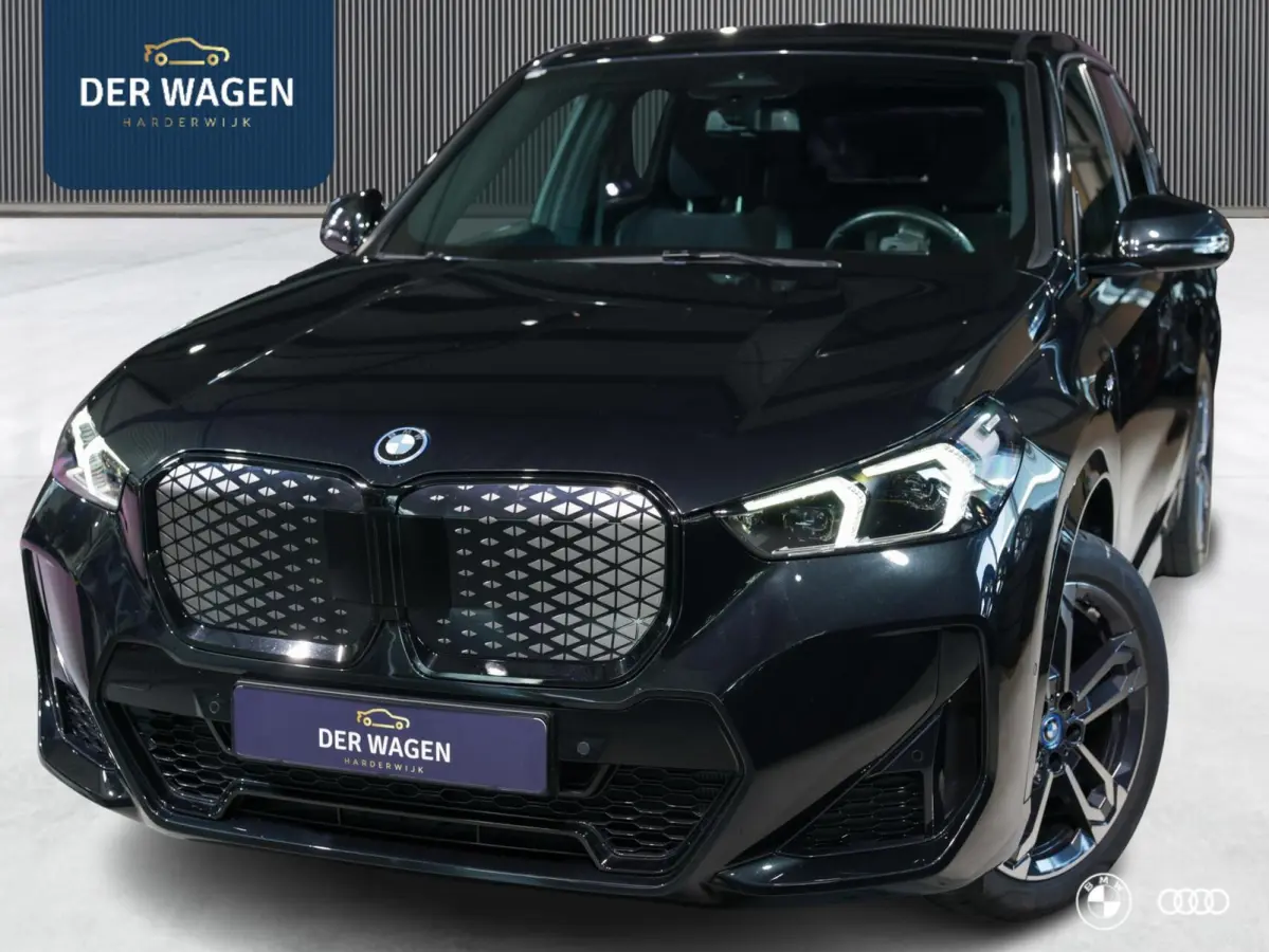 xDrive30 67 kWh M SPORT / KEYLESS ENTRY-START / 19" / AUT DIM SPIEGELS / DRAADLOOS LADEN TEL