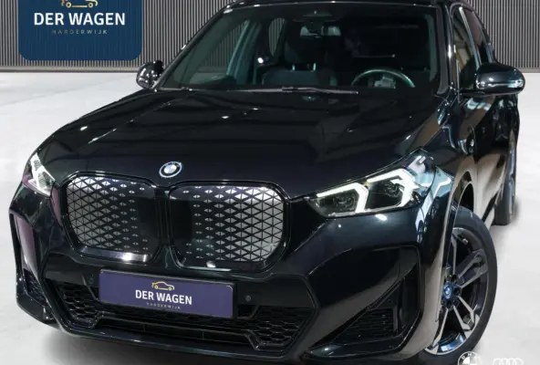 xDrive30 67 kWh M SPORT / KEYLESS ENTRY-START / 19" / AUT DIM SPIEGELS / DRAADLOOS LADEN TEL