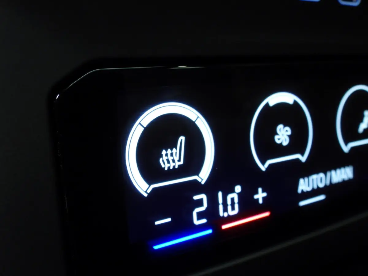 550e xDrive | M-Sportpakket | LED | HUD | Active cruise | Elektr. zetels | Keyles go | DAB | Bowers & Wilkins sound | Alu 21 inch