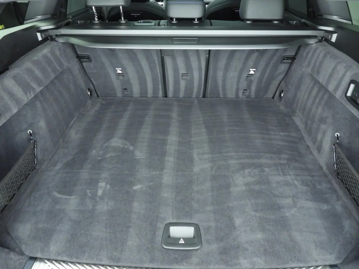 550e xDrive | M-Sportpakket | LED | HUD | Active cruise | Elektr. zetels | Keyles go | DAB | Bowers & Wilkins sound | Alu 21 inch