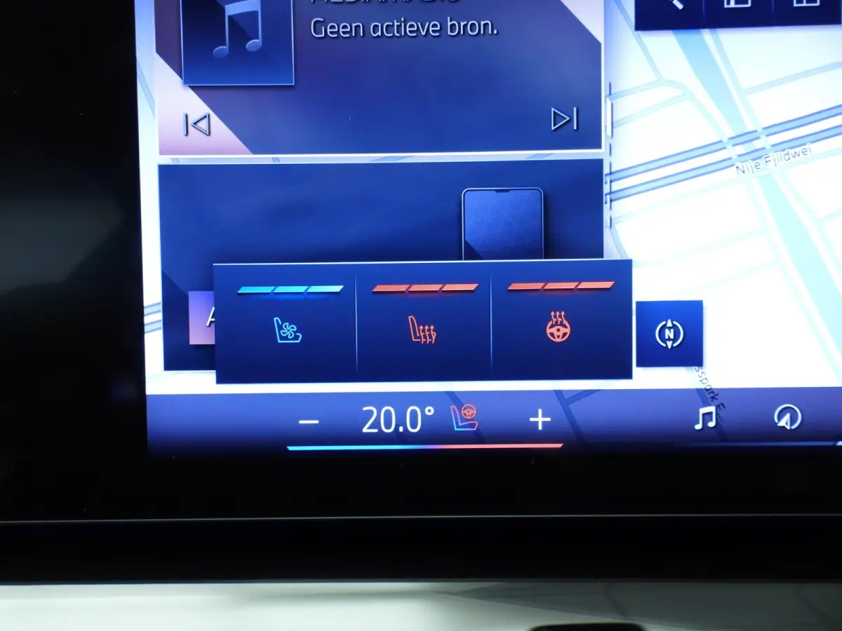 550e xDrive | M-Sportpakket | LED | HUD | Active cruise | Elektr. zetels | Keyles go | DAB | Bowers & Wilkins sound | Alu 21 inch