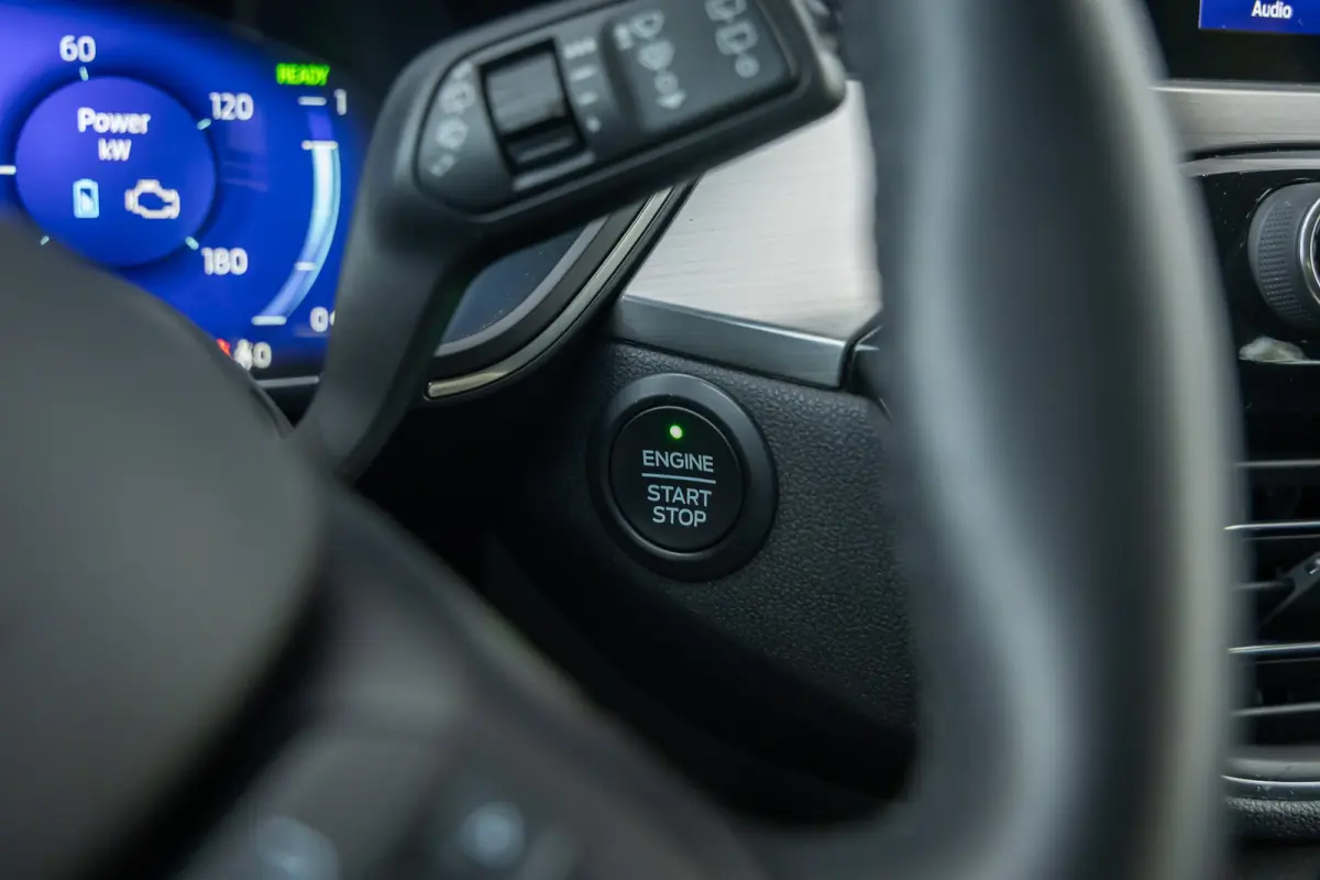 2.5 PHEV Titanium | Winter-pack | Camera | Apple carplay / andriod auto | Standkachel | Navigatie incl. bluetooth