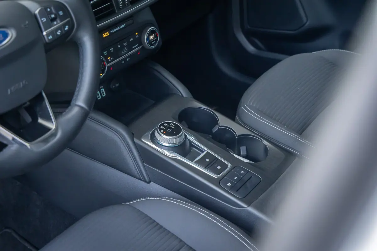 2.5 PHEV Titanium | Winter-pack | Camera | Apple carplay / andriod auto | Standkachel | Navigatie incl. bluetooth