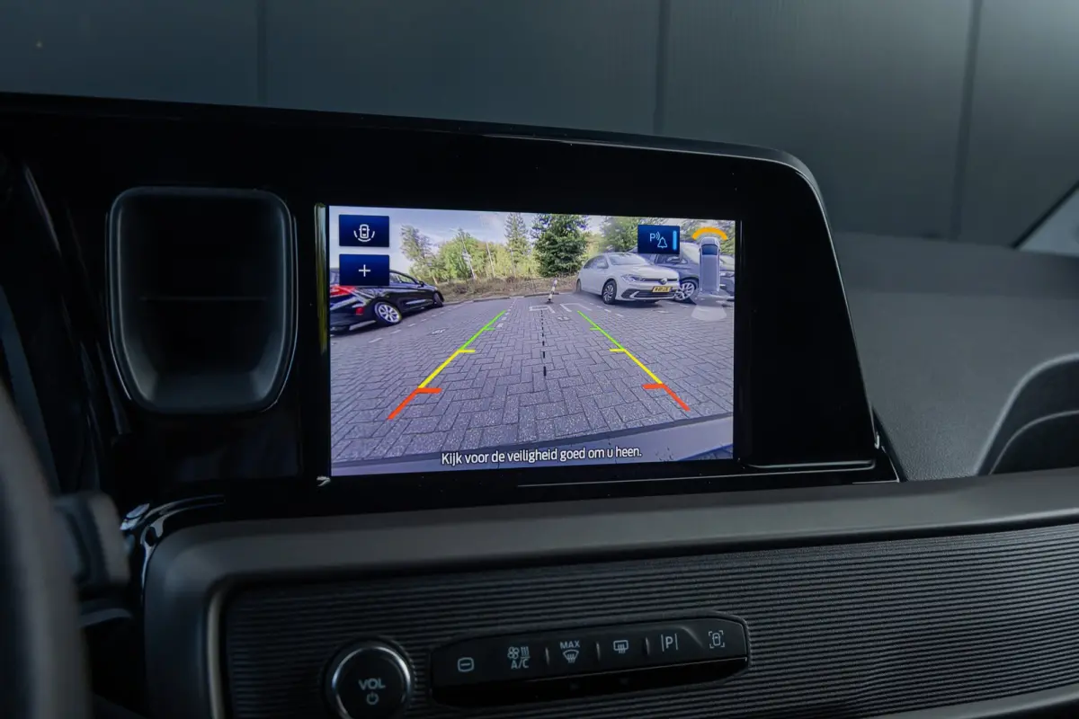 1.0 Trend 125pk | Nieuw model | Achteruitrijcamera | Airco | Apple Carplay/Android Auto|telefoonintegratie premium