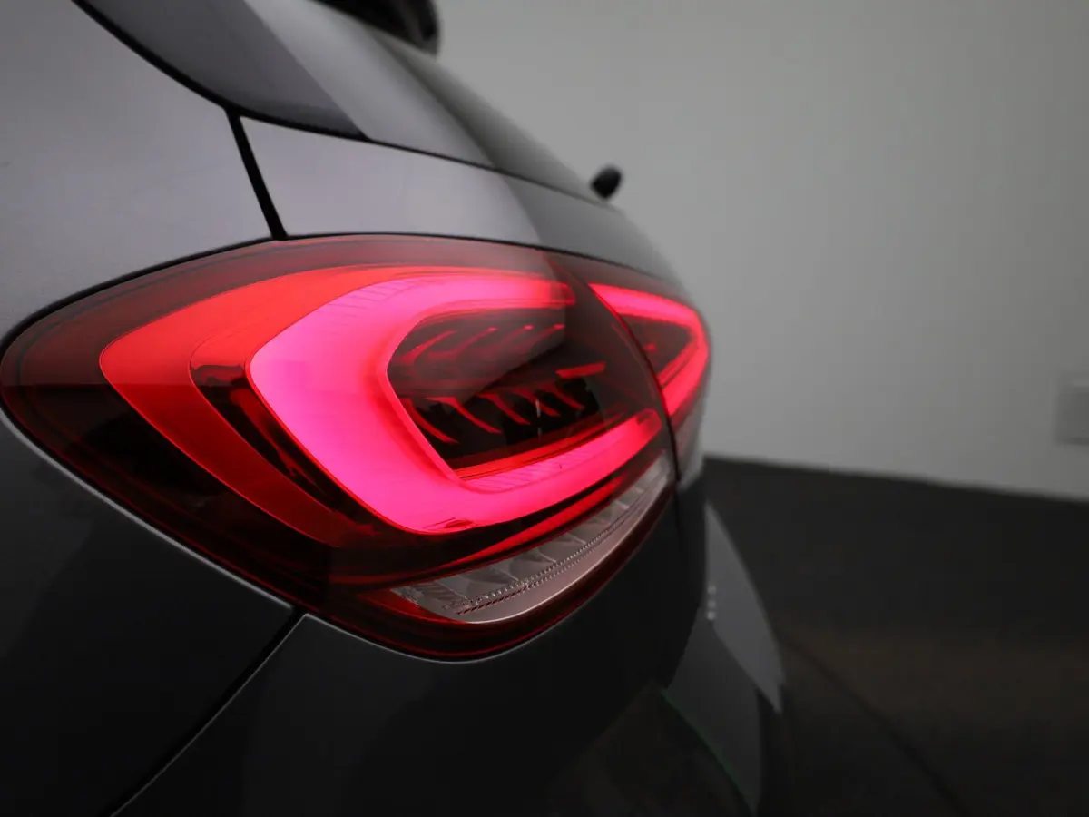 180 Business Solution | Automaat | Navigatie | Achteruitrijcamera | Stoelverwarming | Wide Screen Virtual Cockpit | Cruise Control | Climate Control | Parkeersensoren | Bluetooth | LED | Led