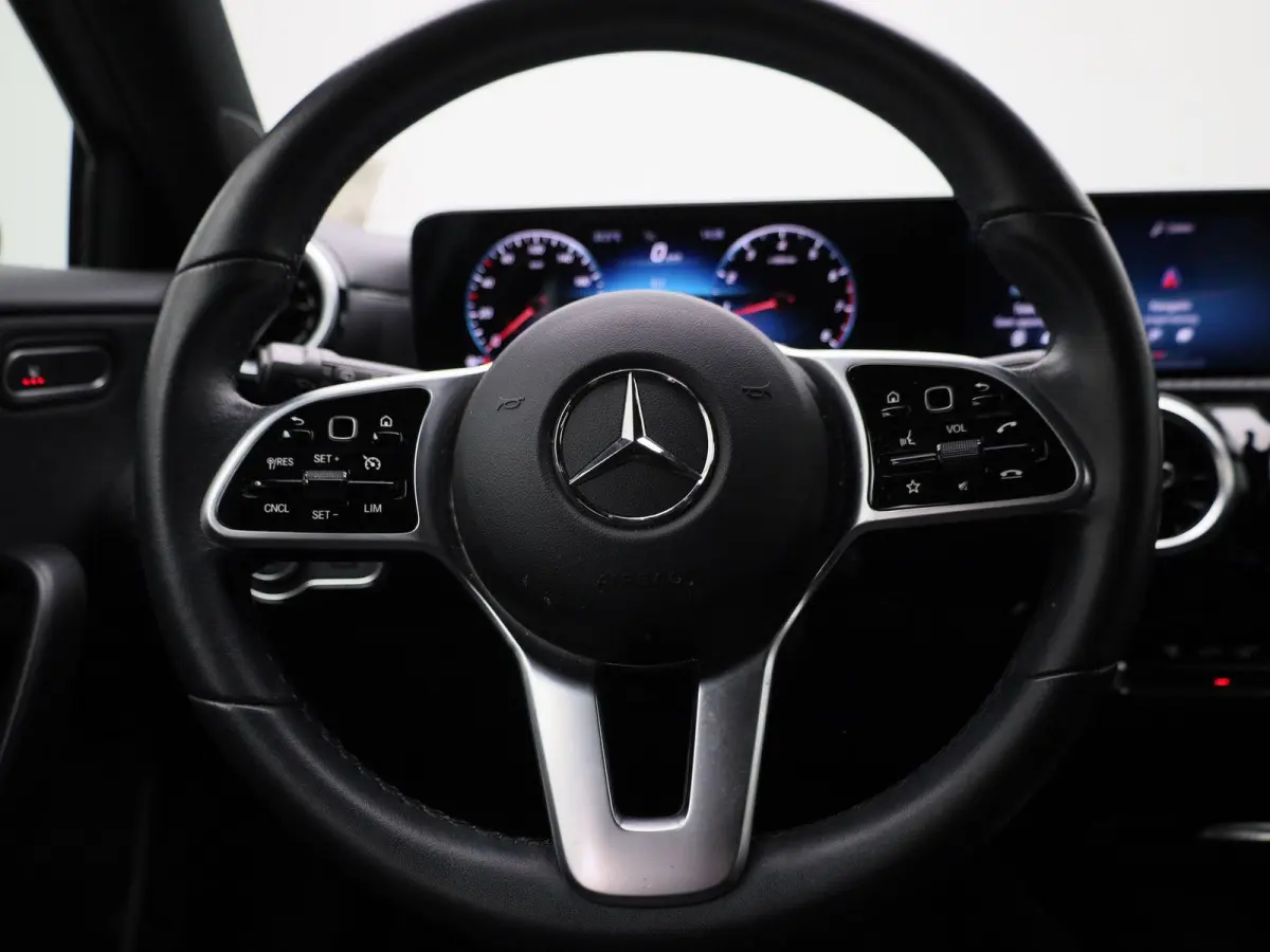 180 Business Solution | Automaat | Navigatie | Achteruitrijcamera | Stoelverwarming | Wide Screen Virtual Cockpit | Cruise Control | Climate Control | Parkeersensoren | Bluetooth | LED | Led