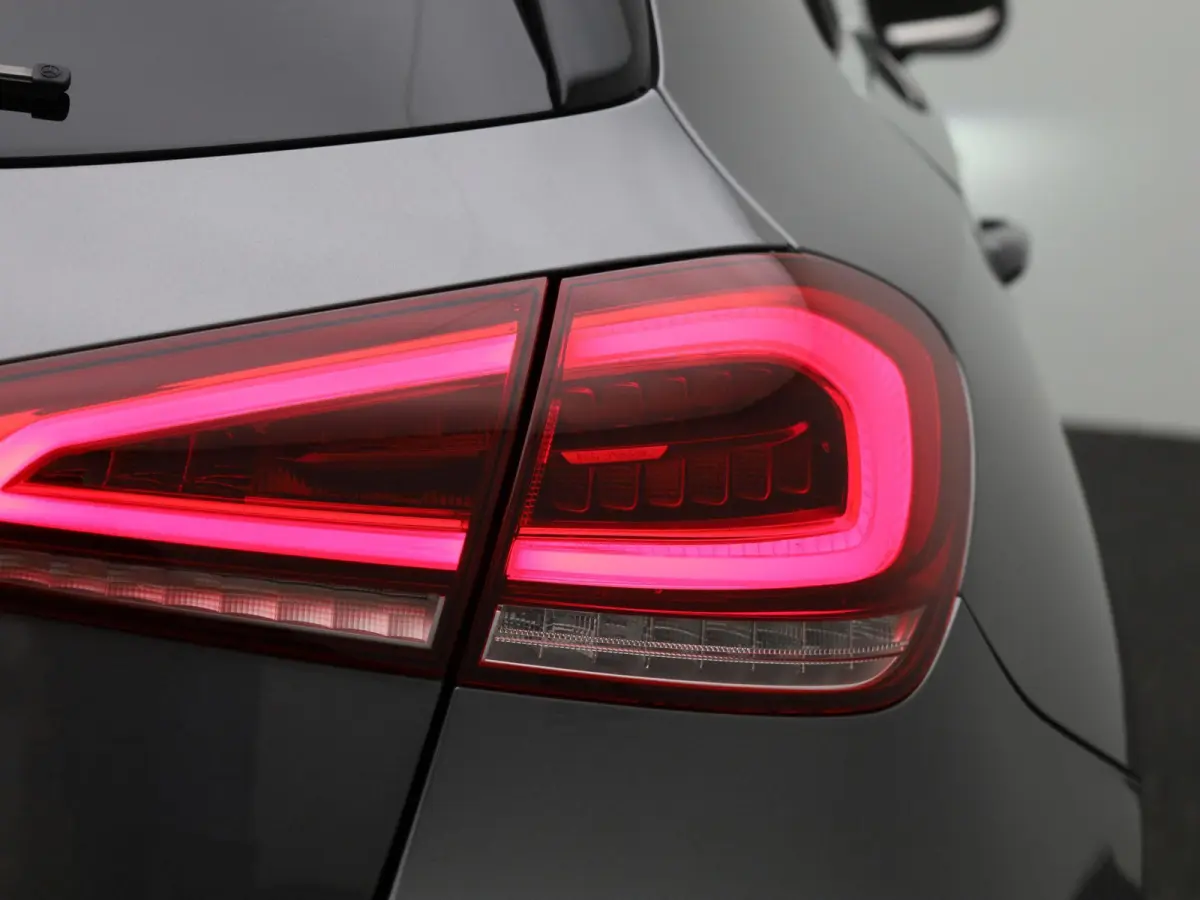 180 Business Solution | Automaat | Navigatie | Achteruitrijcamera | Stoelverwarming | Wide Screen Virtual Cockpit | Cruise Control | Climate Control | Parkeersensoren | Bluetooth | LED | Led