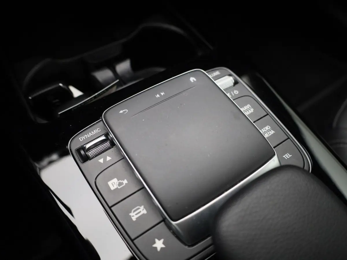 180 Business Solution | Automaat | Navigatie | Achteruitrijcamera | Stoelverwarming | Wide Screen Virtual Cockpit | Cruise Control | Climate Control | Parkeersensoren | Bluetooth | LED | Led