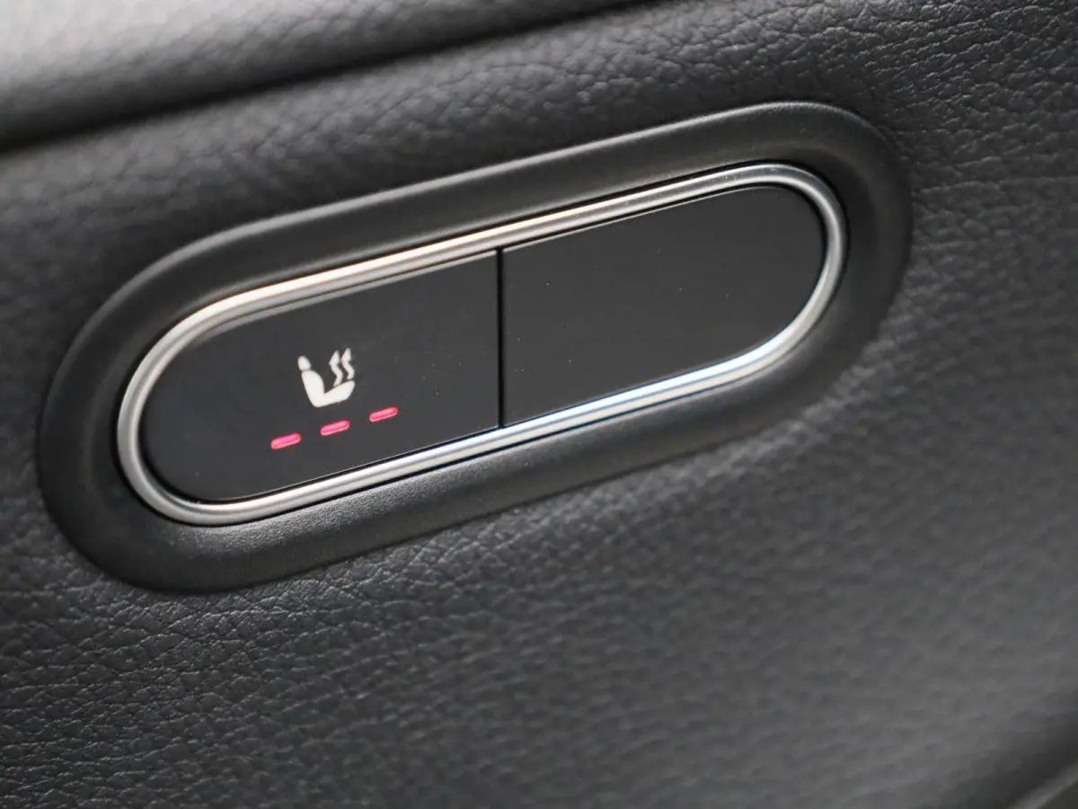 180 Business Solution | Automaat | Navigatie | Achteruitrijcamera | Stoelverwarming | Wide Screen Virtual Cockpit | Cruise Control | Climate Control | Parkeersensoren | Bluetooth | LED | Led
