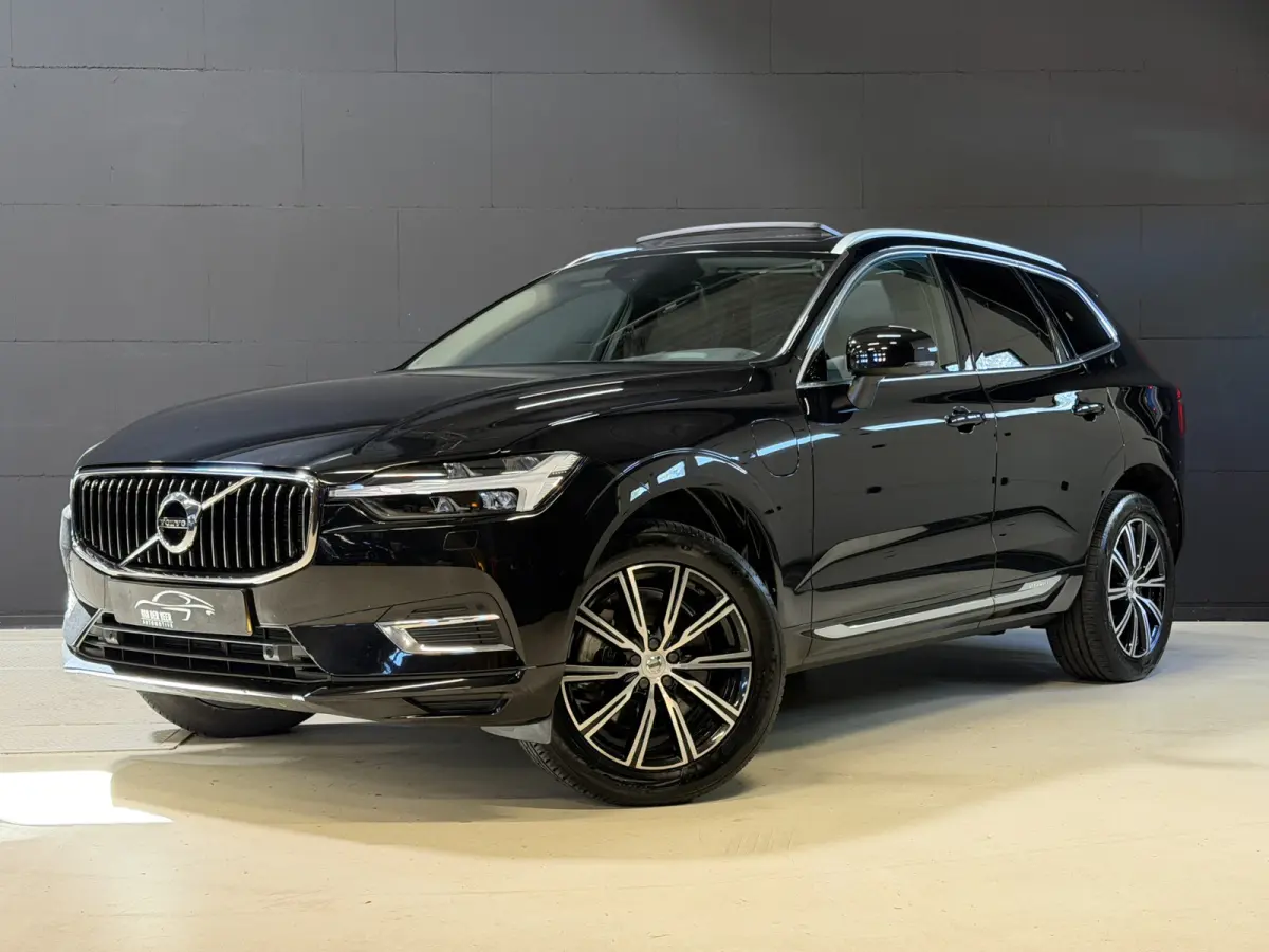 2.0 Recharge T8 AWD Inscription | Panoramadak | Elektr. trekhaak | Harman/Kardon | Camera | Stoel/stuurverwarming | Adapt. cruise