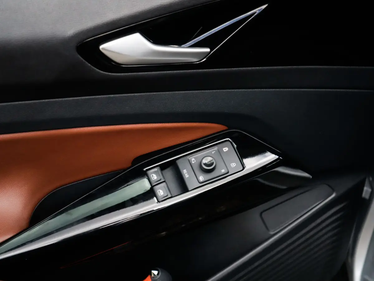 Business 77 kWh 3-Fase 1e-Eig. & Dealer-Onderh. BOVAG-Garantie. NL-Auto.