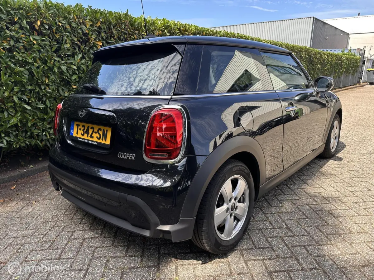 1.5 Cooper Essential automaat 2023