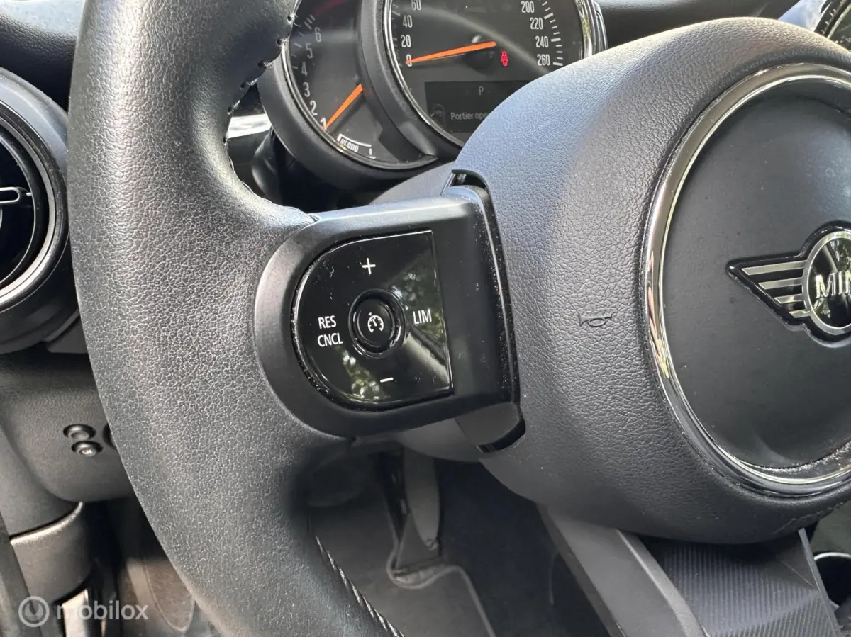 1.5 Cooper Essential automaat 2023