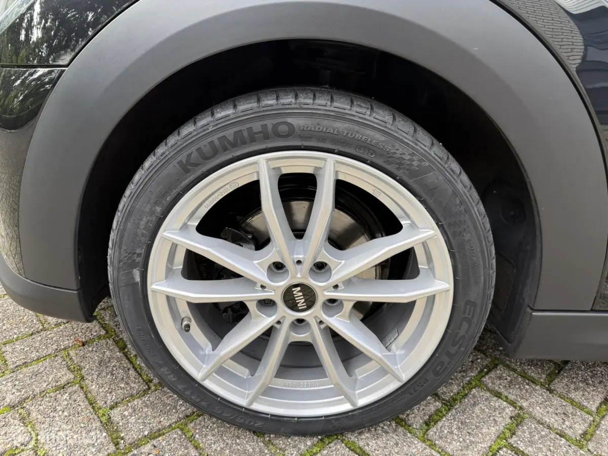 1.5 Cooper Essential automaat 2023