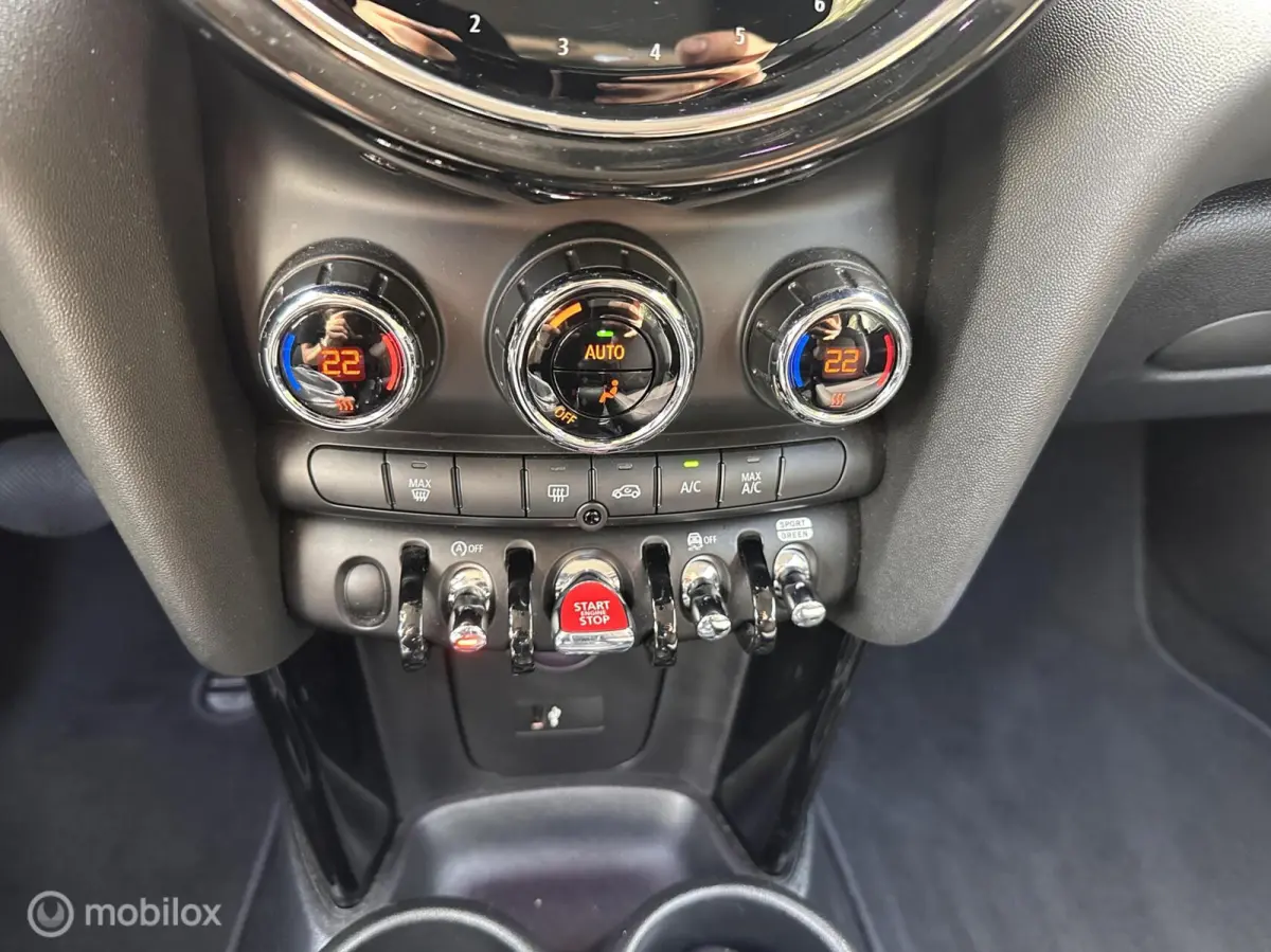 1.5 Cooper Essential automaat 2023