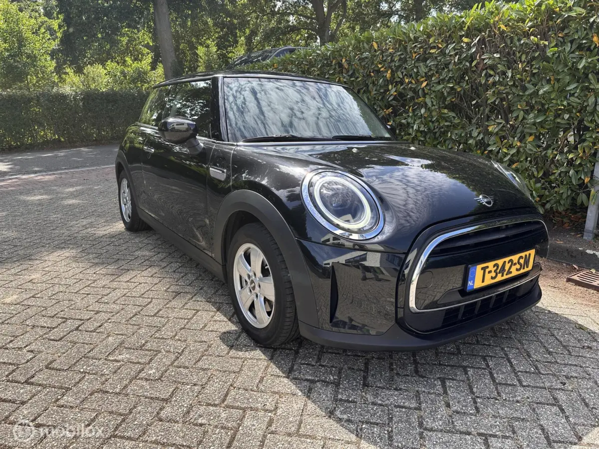 1.5 Cooper Essential automaat 2023