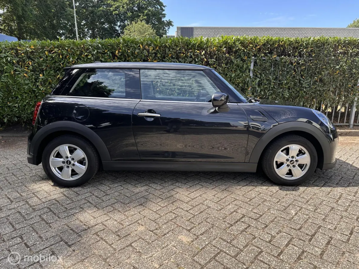 1.5 Cooper Essential automaat 2023