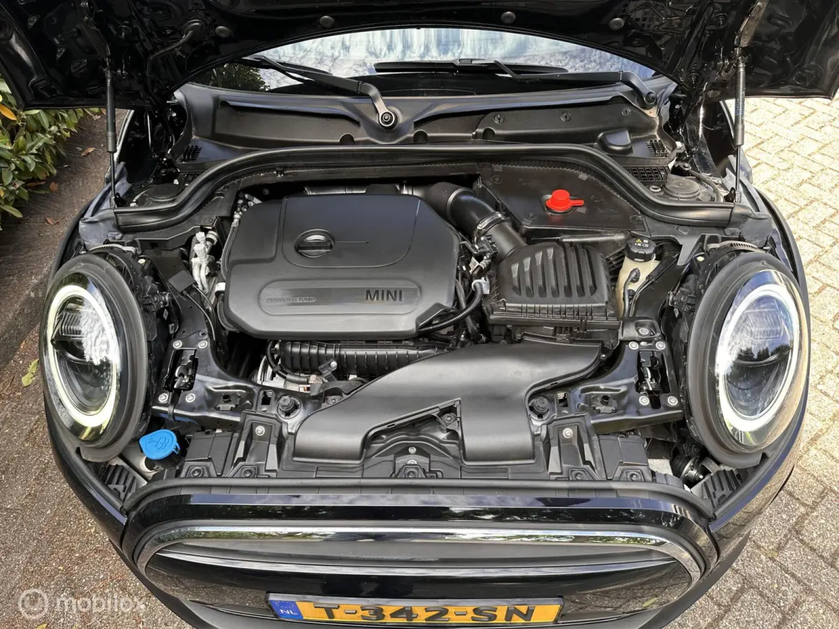 1.5 Cooper Essential automaat 2023