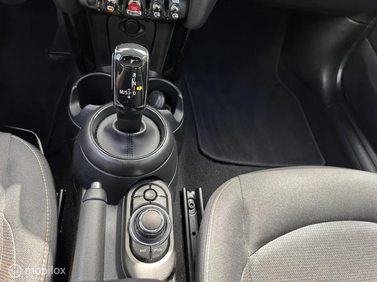 1.5 Cooper Essential automaat 2023