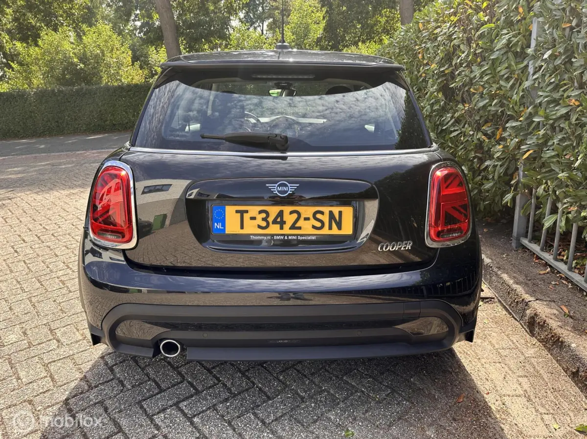 1.5 Cooper Essential automaat 2023