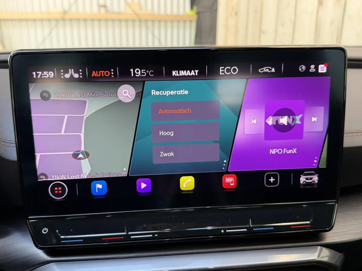 1.4 e-Hybrid Performance Automaat SoH 92,27%| Panoramadak | Trekhaak uitklapbaar | Voorstoelen verwarmd | Cruise control adaptief | Apple CarPlay/Android Auto Full-Link | LED verlichting | A