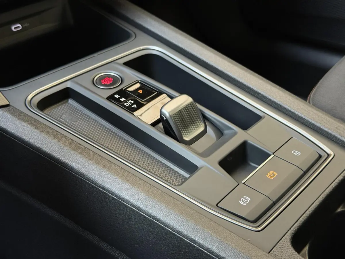 1.4 e-Hybrid Performance Automaat SoH 92,27%| Panoramadak | Trekhaak uitklapbaar | Voorstoelen verwarmd | Cruise control adaptief | Apple CarPlay/Android Auto Full-Link | LED verlichting | A