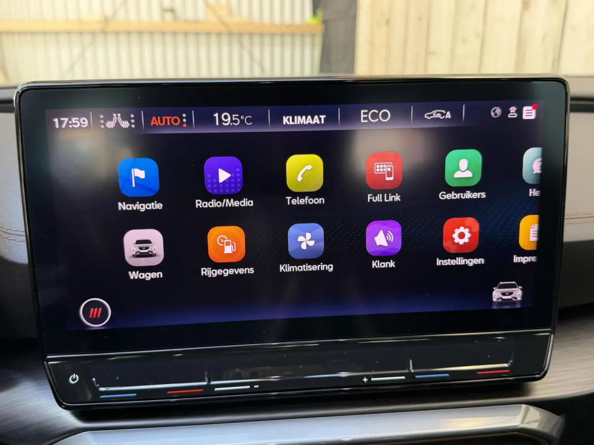 1.4 e-Hybrid Performance Automaat SoH 92,27%| Panoramadak | Trekhaak uitklapbaar | Voorstoelen verwarmd | Cruise control adaptief | Apple CarPlay/Android Auto Full-Link | LED verlichting | A
