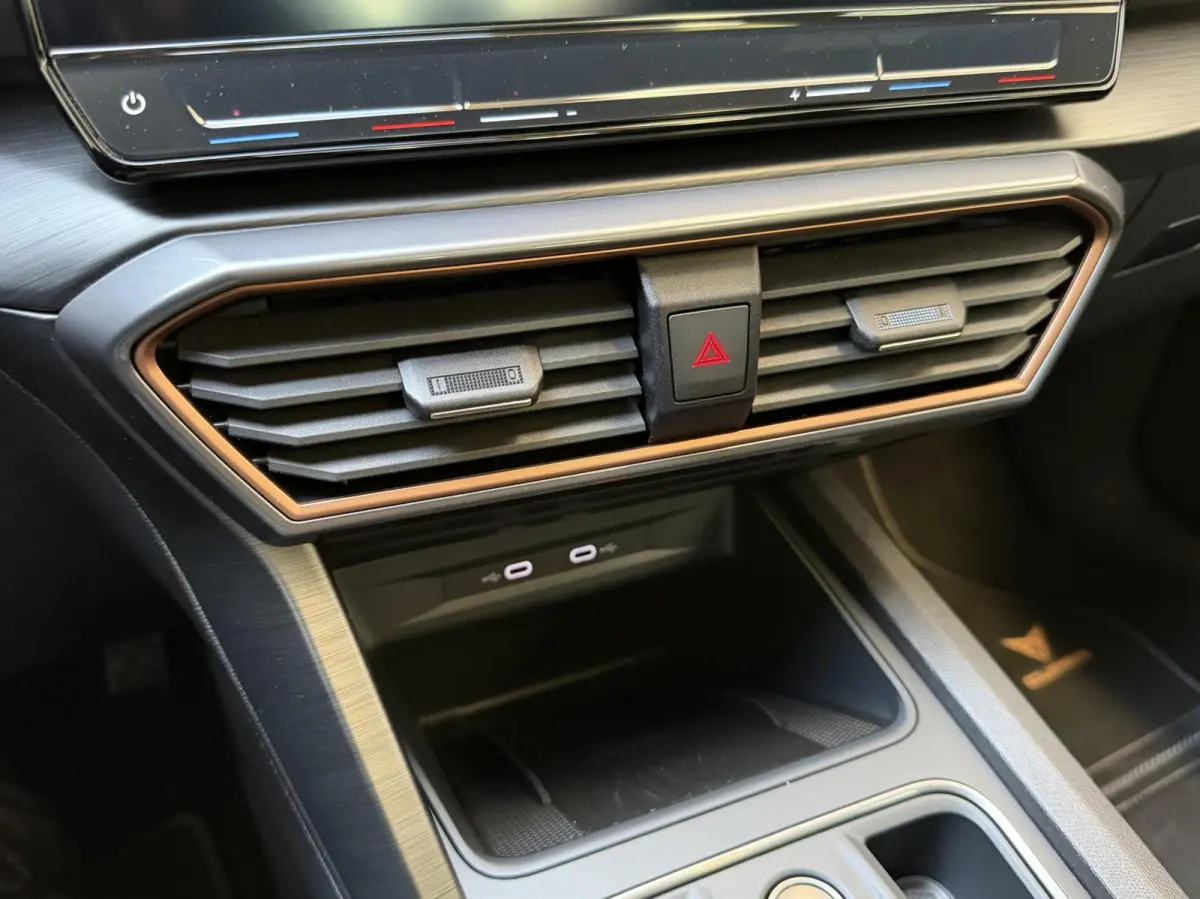 1.4 e-Hybrid Performance Automaat SoH 92,27%| Panoramadak | Trekhaak uitklapbaar | Voorstoelen verwarmd | Cruise control adaptief | Apple CarPlay/Android Auto Full-Link | LED verlichting | A