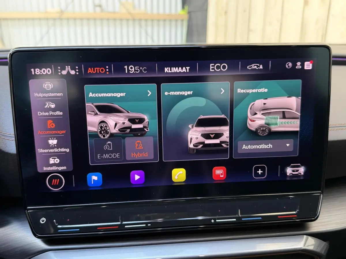 1.4 e-Hybrid Performance Automaat SoH 92,27%| Panoramadak | Trekhaak uitklapbaar | Voorstoelen verwarmd | Cruise control adaptief | Apple CarPlay/Android Auto Full-Link | LED verlichting | A
