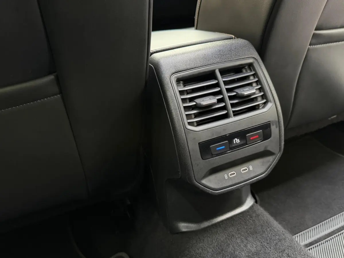 1.4 e-Hybrid Performance Automaat SoH 92,27%| Panoramadak | Trekhaak uitklapbaar | Voorstoelen verwarmd | Cruise control adaptief | Apple CarPlay/Android Auto Full-Link | LED verlichting | A