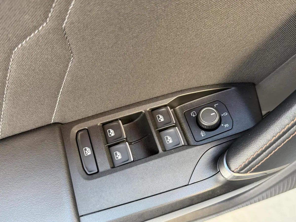 1.4 e-Hybrid Performance Automaat SoH 92,27%| Panoramadak | Trekhaak uitklapbaar | Voorstoelen verwarmd | Cruise control adaptief | Apple CarPlay/Android Auto Full-Link | LED verlichting | A