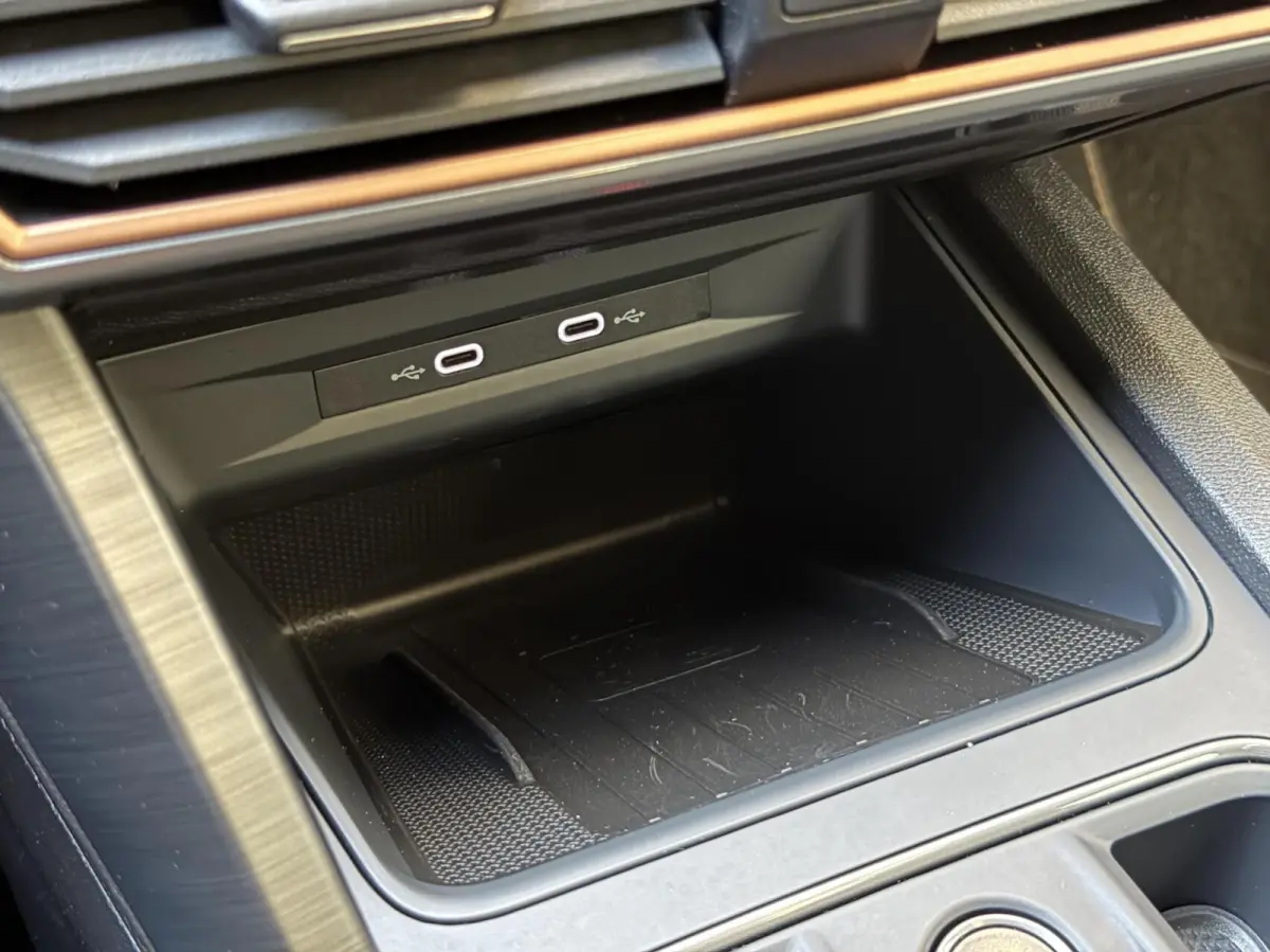 1.4 e-Hybrid Performance Automaat SoH 92,27%| Panoramadak | Trekhaak uitklapbaar | Voorstoelen verwarmd | Cruise control adaptief | Apple CarPlay/Android Auto Full-Link | LED verlichting | A