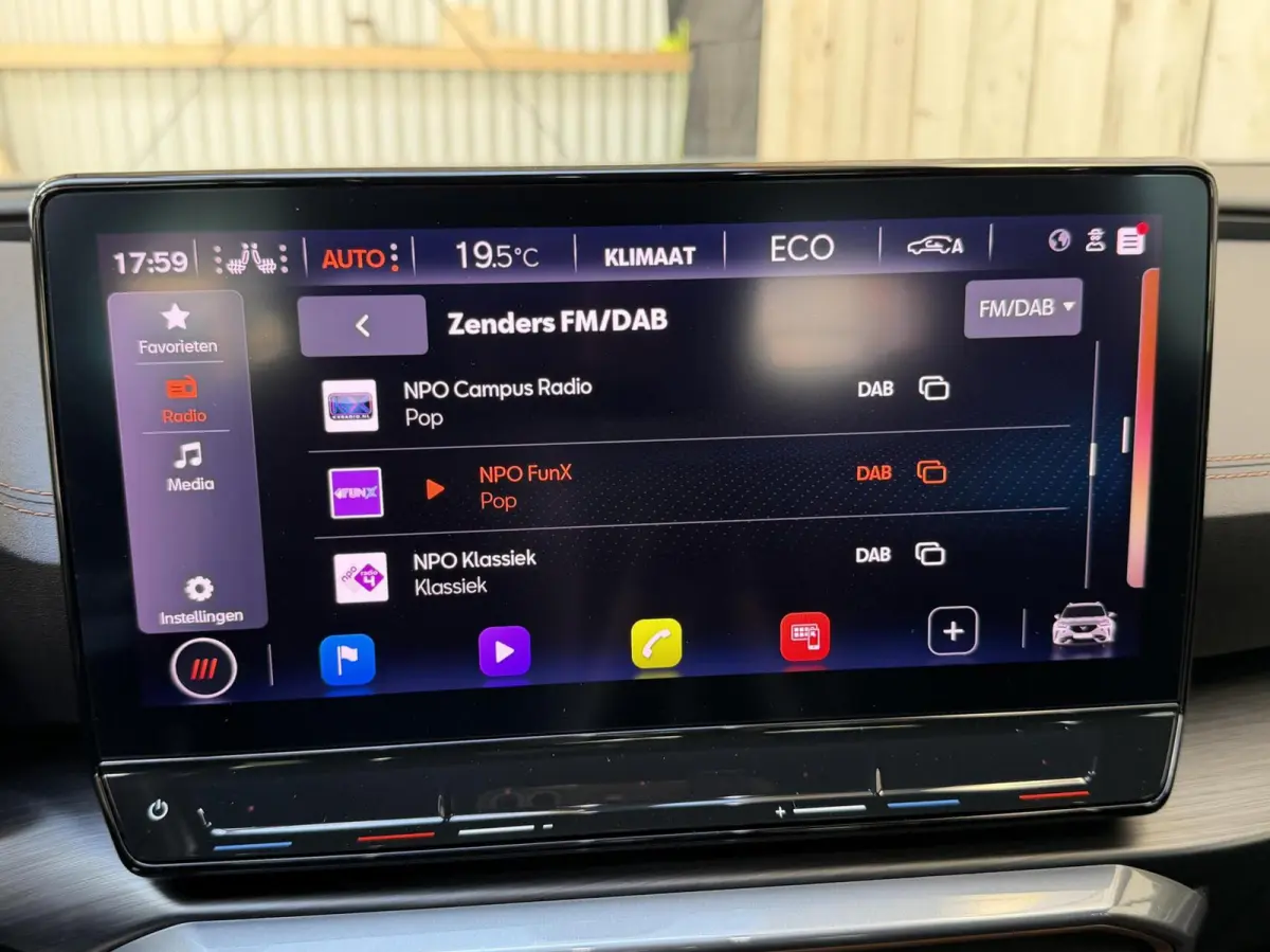 1.4 e-Hybrid Performance Automaat SoH 92,27%| Panoramadak | Trekhaak uitklapbaar | Voorstoelen verwarmd | Cruise control adaptief | Apple CarPlay/Android Auto Full-Link | LED verlichting | A