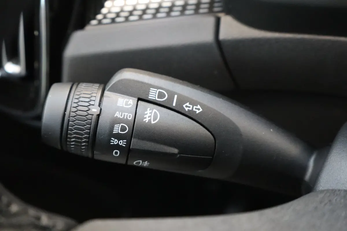 Extended Range 252PK Ultra Europa 82 kWh | Achterbank verwarmd | Apple Carplay/Android Auto|telefoonintegratie premium | Draadloze telefoonlader