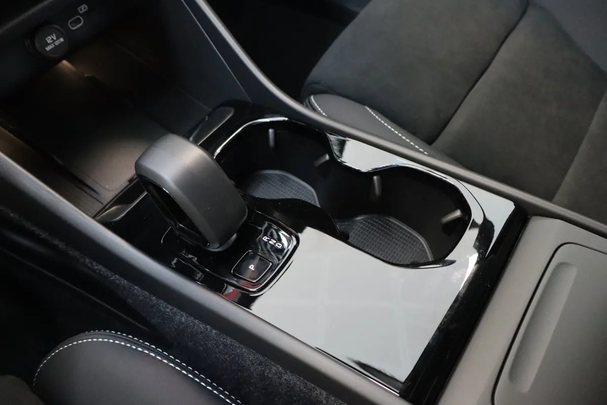 Extended Range 252PK Ultra Europa 82 kWh | Achterbank verwarmd | Apple Carplay/Android Auto|telefoonintegratie premium | Draadloze telefoonlader