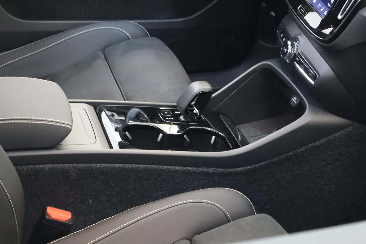 Extended Range 252PK Ultra Europa 82 kWh | Achterbank verwarmd | Apple Carplay/Android Auto|telefoonintegratie premium | Draadloze telefoonlader