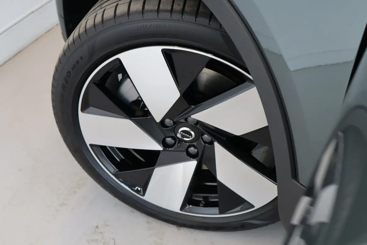 Extended Range 252PK Ultra Europa 82 kWh | Achterbank verwarmd | Apple Carplay/Android Auto|telefoonintegratie premium | Draadloze telefoonlader