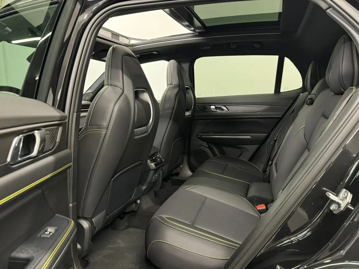 1.5 More | 360 Camera | Apple Carplay\Android Auto | Panoramadak | CC Adaptief |