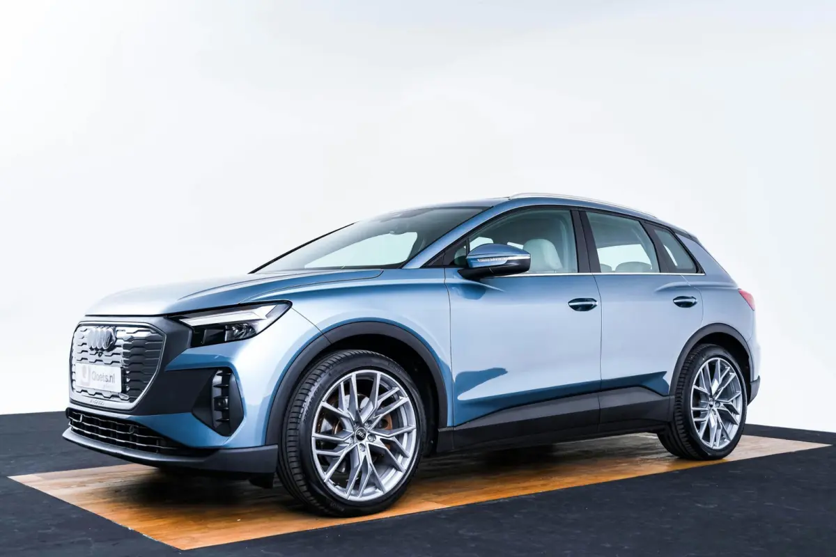 40 Advanced edition 77 kWh Panoramadak - Comfortpakket plus - Assistentiepakket plus - Veiligheidspakket plus - Sonos premium soundsystem - Stoelverwarming voorin - Lane departure warning -