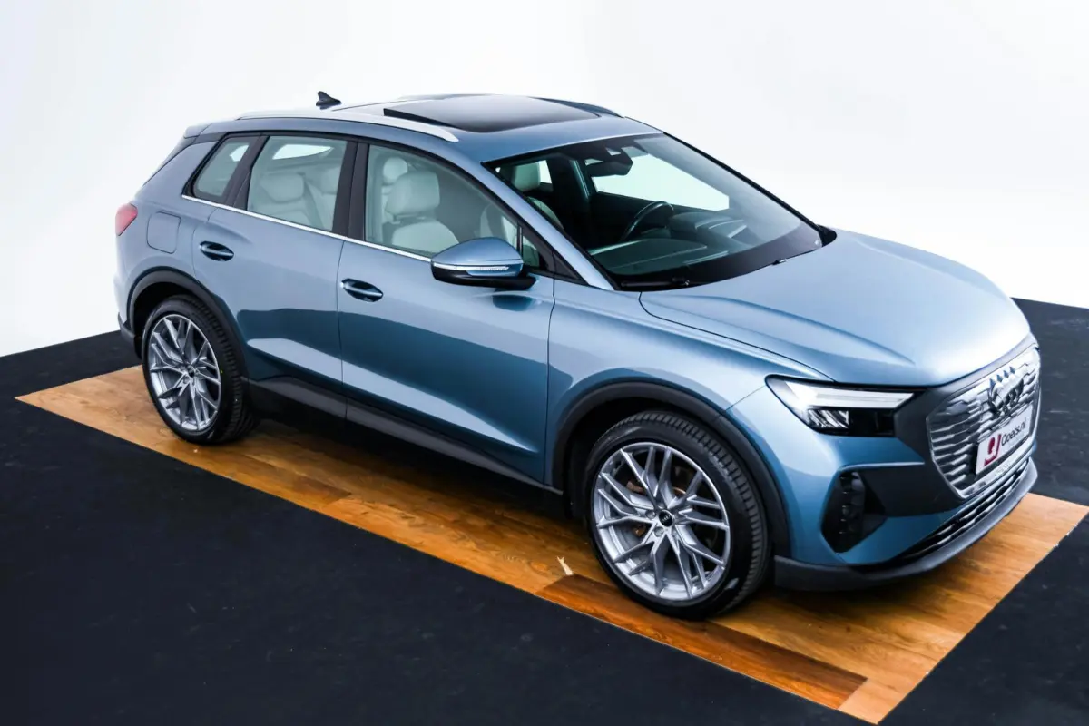 40 Advanced edition 77 kWh Panoramadak - Comfortpakket plus - Assistentiepakket plus - Veiligheidspakket plus - Sonos premium soundsystem - Stoelverwarming voorin - Lane departure warning -
