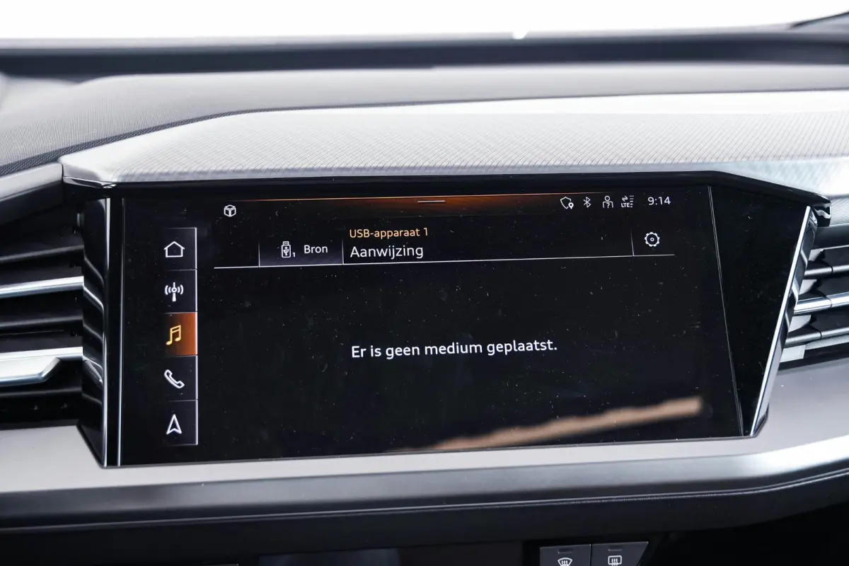 40 Advanced edition 77 kWh Panoramadak - Comfortpakket plus - Assistentiepakket plus - Veiligheidspakket plus - Sonos premium soundsystem - Stoelverwarming voorin - Lane departure warning -