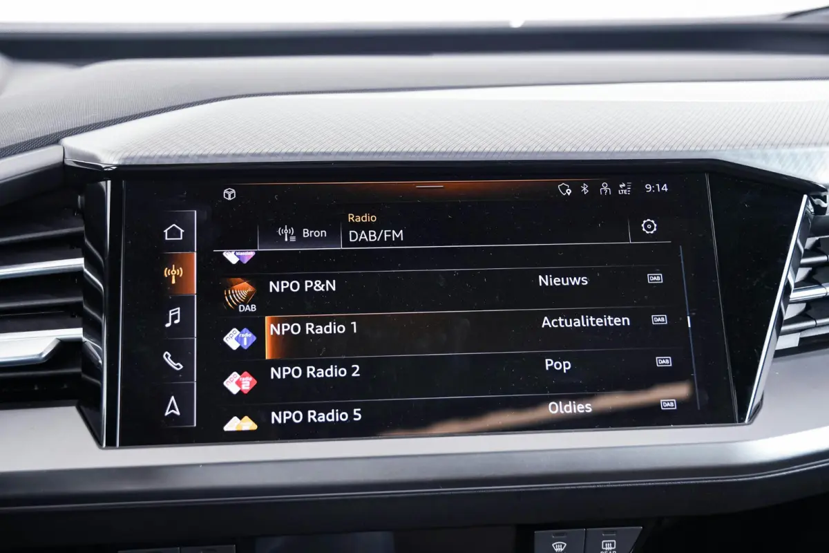 40 Advanced edition 77 kWh Panoramadak - Comfortpakket plus - Assistentiepakket plus - Veiligheidspakket plus - Sonos premium soundsystem - Stoelverwarming voorin - Lane departure warning -