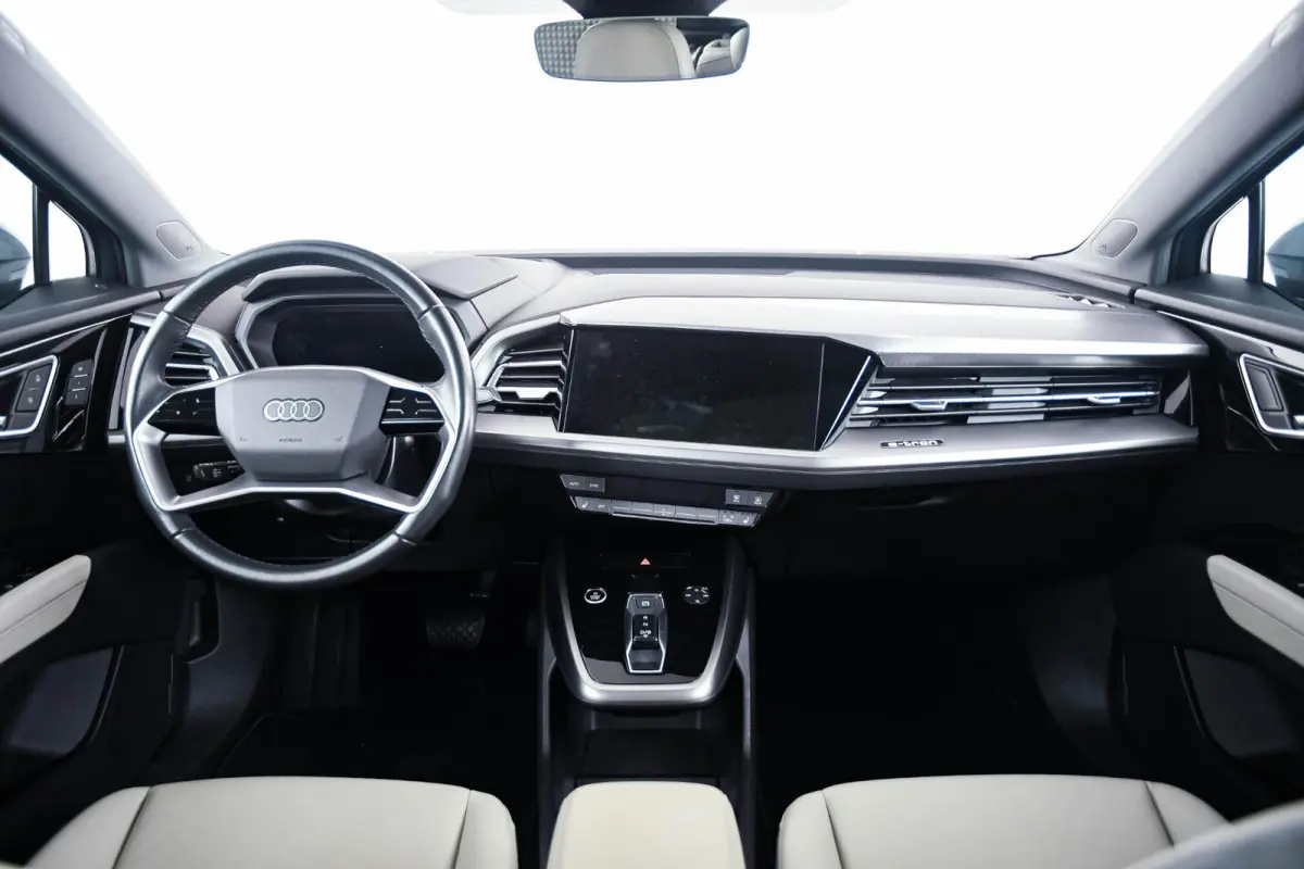 40 Advanced edition 77 kWh Panoramadak - Comfortpakket plus - Assistentiepakket plus - Veiligheidspakket plus - Sonos premium soundsystem - Stoelverwarming voorin - Lane departure warning -