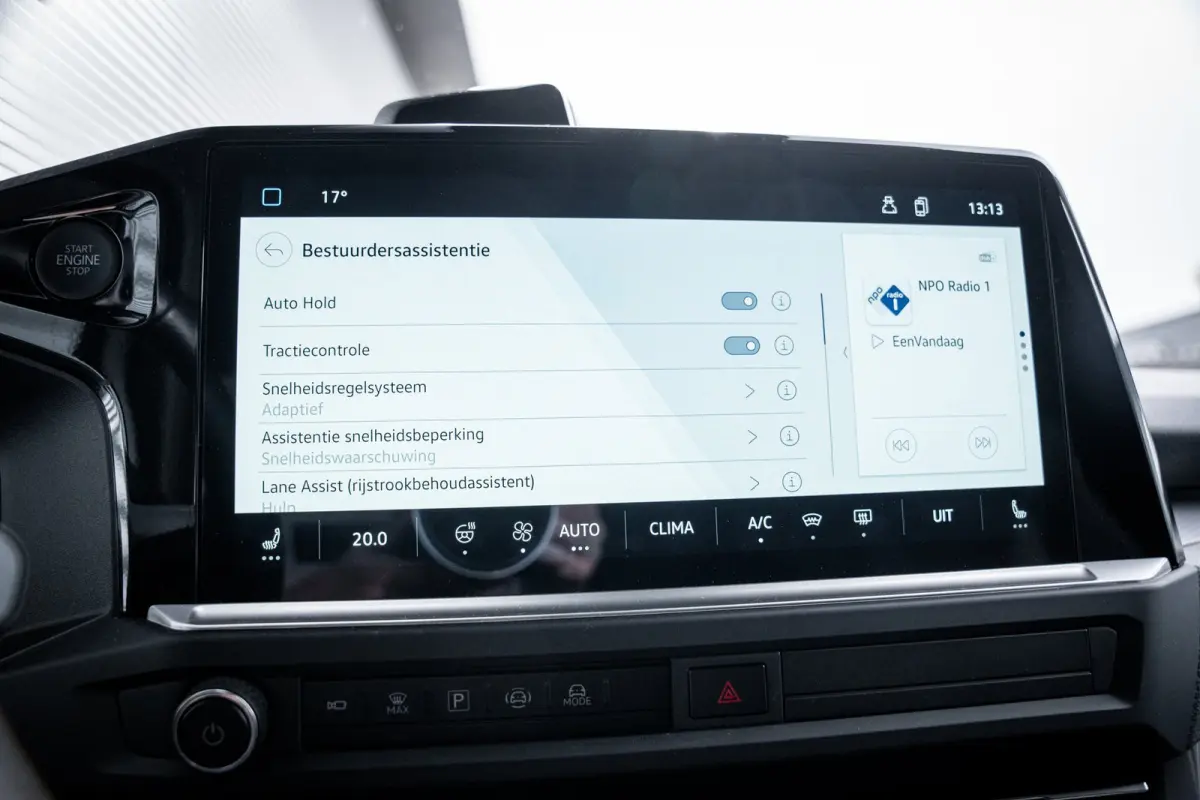 2.5 e-Hybrid | IQ-Light | Trekhaak | 4-Seizoenen Banden | Achterdeuren